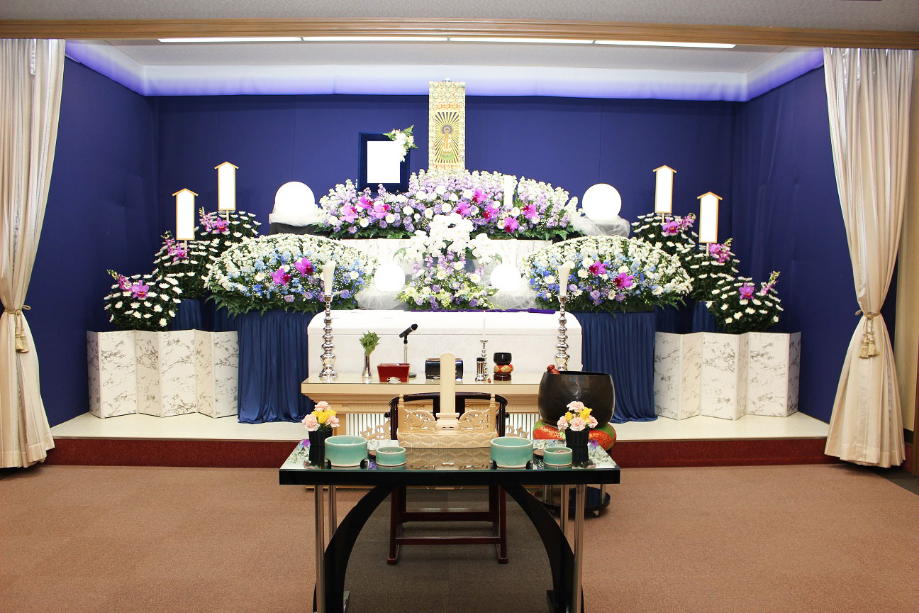 お花畑のような祭壇で送った家族葬 横浜の葬儀 葬式 家族葬なら横浜セレモ株式会社