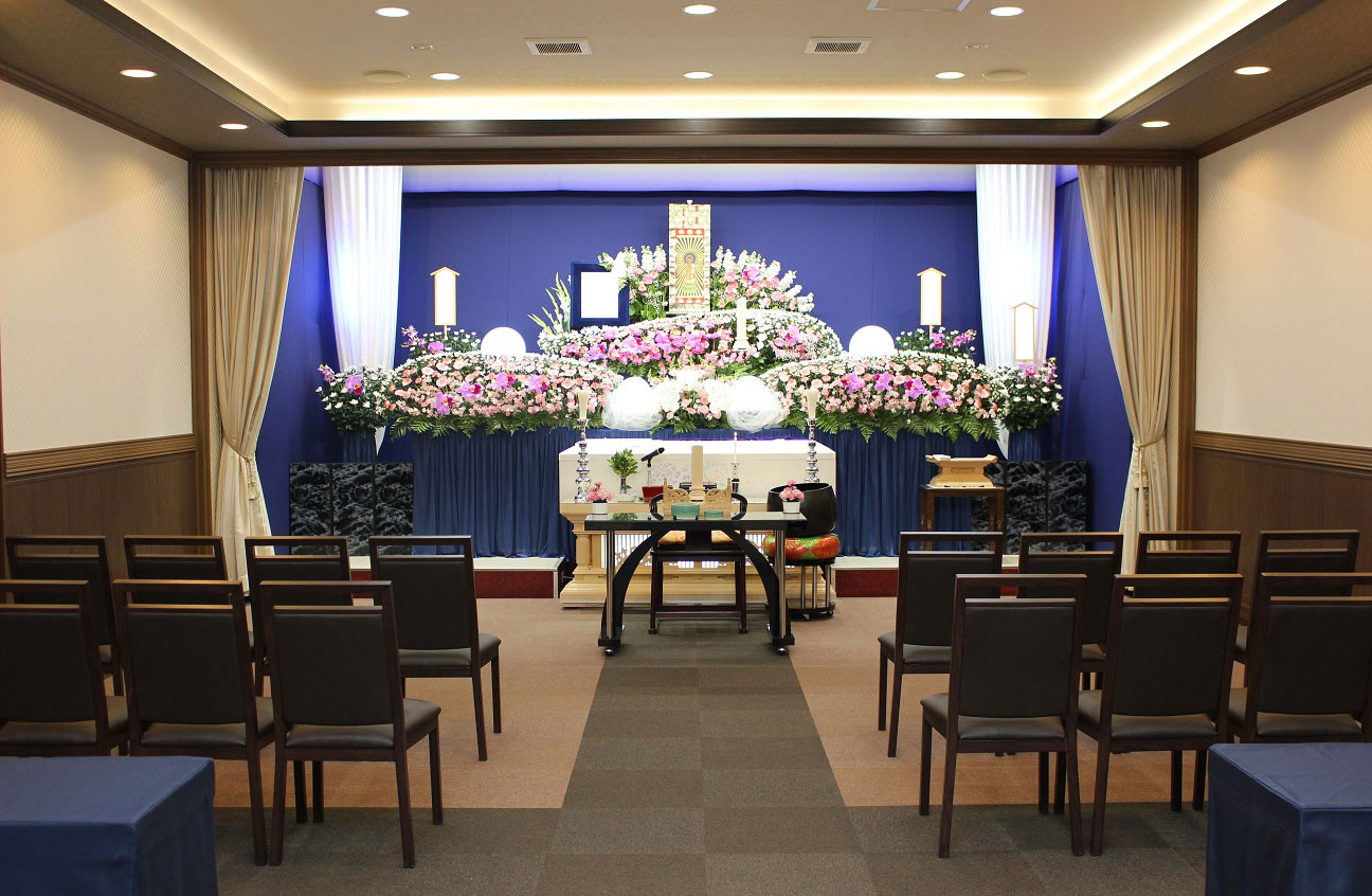 お花畑のような祭壇でお別れ 横浜の葬儀 葬式 家族葬なら横浜セレモ株式会社