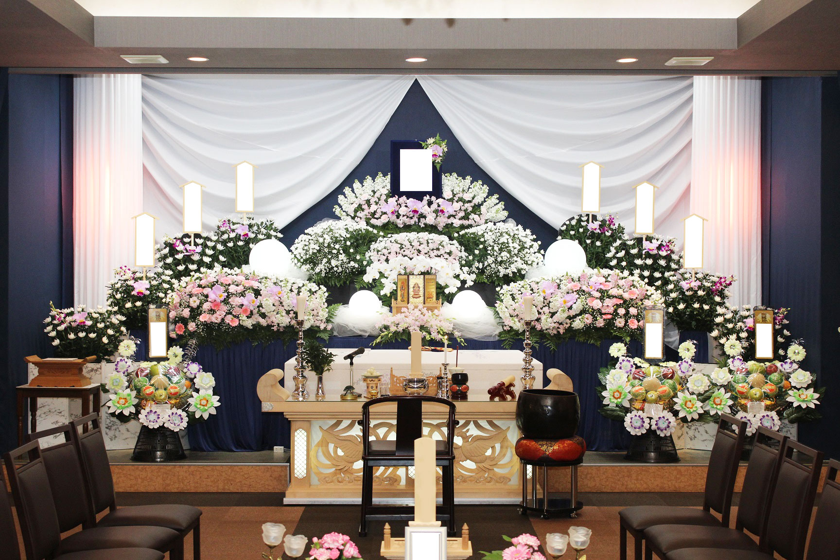 たくさんのお花をお棺に手向けて送った葬儀 横浜の葬儀 葬式 家族葬なら横浜セレモ株式会社